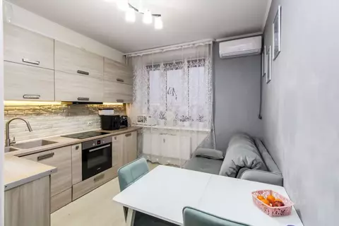 1-к кв. Тюменская область, Тюмень ул. Тимофея Чаркова, 81 (34.4 м)
