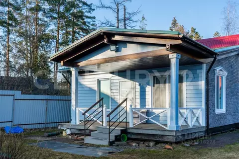 Дом в Ленинградская область, Выборгский район, Рощино пгт ул. ...