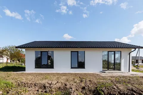 Дом в Калининградская область, Гурьевский муниципальный округ, пос. ...