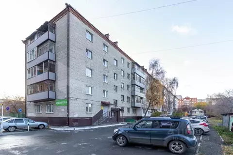 2-к кв. Тюменская область, Тюмень ул. Александра Матросова, 27 (44.0 ...