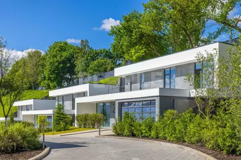 Дом в Московская область, Одинцовский городской округ, пос. Назарьево ...