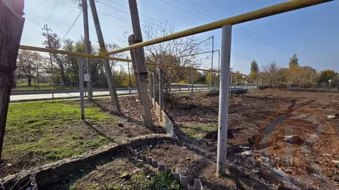 Участок в Крым, Сакский район, Ореховское с/пос, с. Михайловка ул. ...