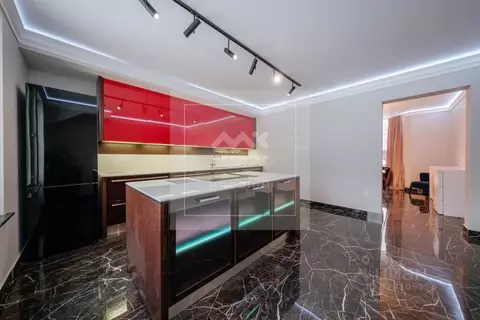 Дом в Санкт-Петербург пос. Комарово, Цветочная ул., 2 (300 м)
