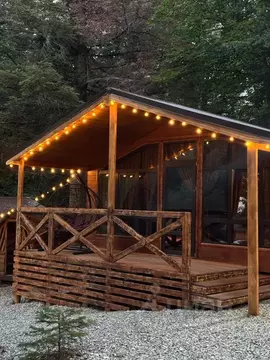 Дом в Карачаево-Черкесия, Зеленчукский район, с. Архыз ул. Счастливая ...