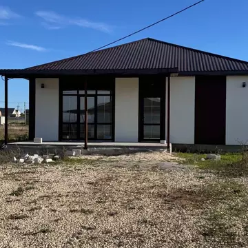 Дом в Крым, Симферопольский район, с. Урожайное  (115 м)