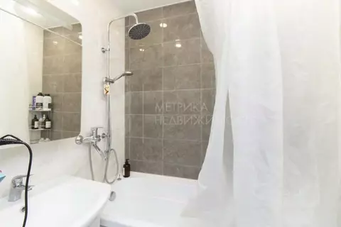 3-к кв. Тюменская область, Тюмень Ялуторовская ул., 27 (58.6 м)