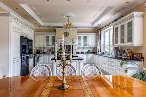 Дом в Москва д. Кузнецово, Вик кп,  (350 м)