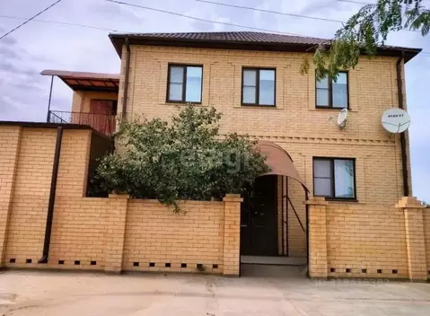 Дом в Астраханская область, Приволжский район, с. Растопуловка ...