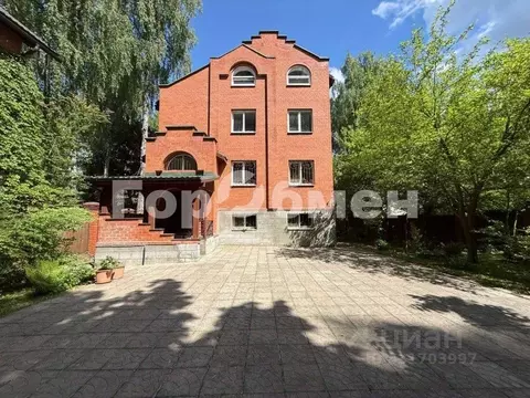 Дом в Москва Ватутинки ТИЗ,  (326 м)