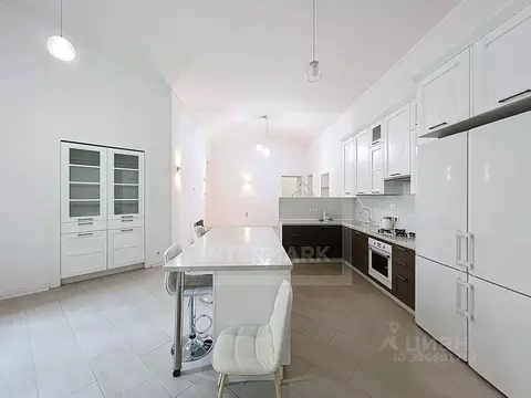 6-к кв. Москва Сретенский бул., 6/1С1 (301.0 м)