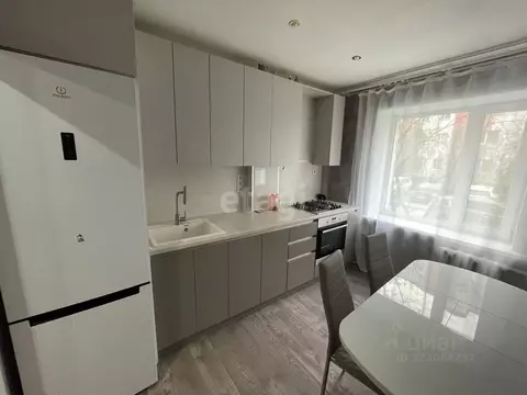 2-к кв. Ямало-Ненецкий АО, Новый Уренгой Молодежная ул., 19 (55.0 м)