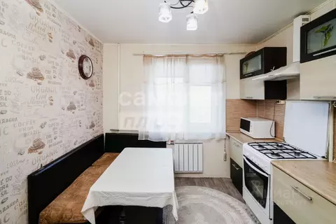 3-к кв. Омская область, Омск Радуга мкр, ул. Жуковского, 31/1 (49.9 м)