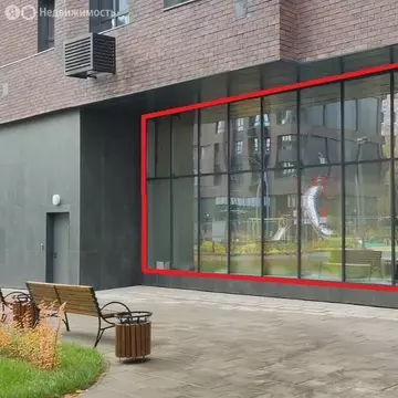 Торговая площадь (117.7 м)