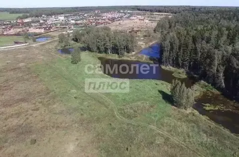 Участок в Калужская область, Совхоз Боровский с/пос, д. Комлево  (7.0 ...