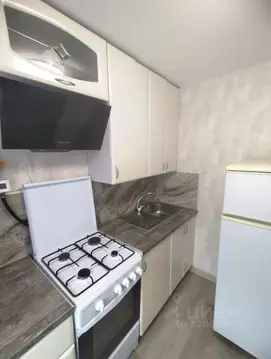 2-к кв. Омская область, Омск просп. Космический, 3 (42.3 м)