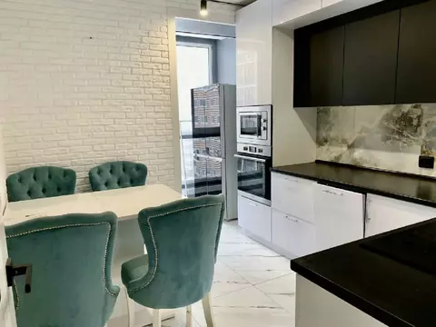 Продается 2-комнатная квартира