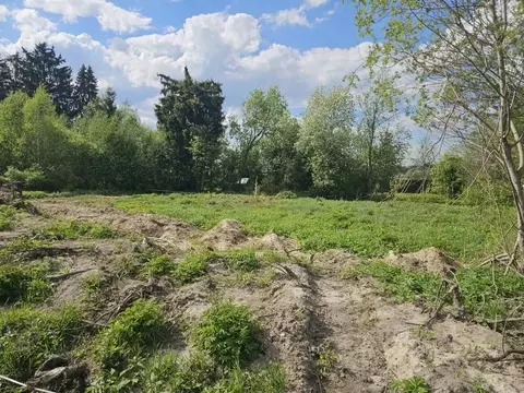Участок в Ленинградская область, Тосненское городское поселение, д. ...