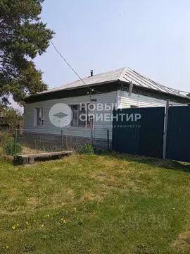 Дом в Курганская область, Катайский муниципальный округ, с. Зырянка ...