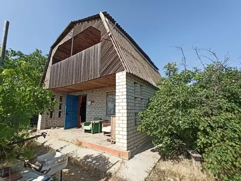 Дом в Волгоградская область, Светлоярский район, Червленовское с/пос, ...