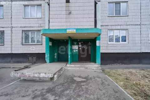 4-комнатная квартира: Кемерово, Октябрьский проспект, 61 (74.1 м)