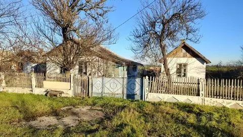 Дом в Крым, Советский район, с. Пушкино ул. Первомайская (52 м)