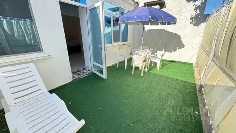 Дом в Крым, Сакский район, Штормовское с/пос, с. Поповка ул. Морская, ...