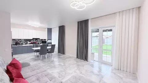 Дом в Ставропольский край, Ставрополь ул. Роз, 348 (90 м)