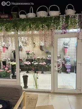 Торговая площадь (150 м)