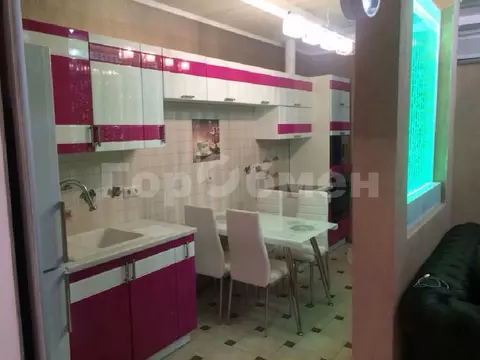 Продается 2-комнатная квартира