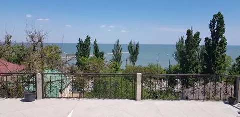 Дом в Дагестан, Махачкала ул. Чаринова, 38 (100 м)