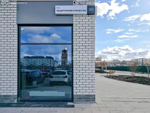 2-комнатная квартира: Тюмень, улица Защитников Отечества, 30 (57 м)
