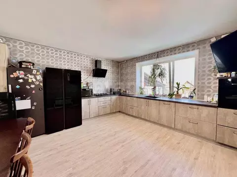 Дом в Ханты-Мансийский АО, Нягань ул. Комарова, 2 (204 м)