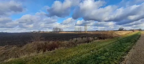 Участок в Краснодарский край, Динской район, Новотитаровская ст-ца  ...