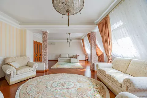 3-к кв. Санкт-Петербург Большая Московская ул., 8/2 (145.0 м)