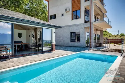 Дом в Крым, Алушта муниципальный округ, с. Лучистое ул. Верхняя (150 ...