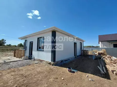 Дом в Астраханская область, Приволжский район, с. Карагали ул. ...