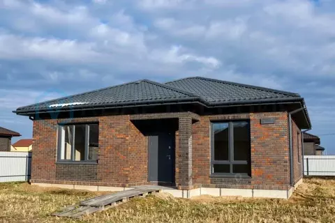 Дом в Омская область, Омский район, Магистральное с/пос, Деревня ...