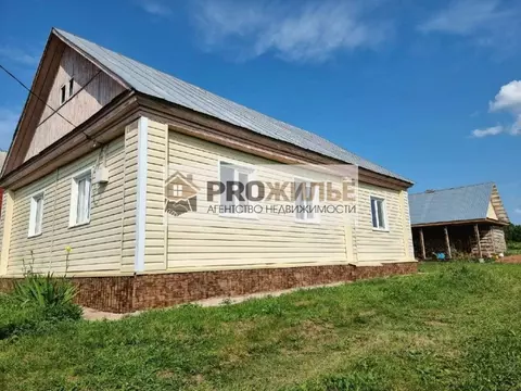Дом в Башкортостан, Белебеевский район, Аксаковский сельсовет, с. ...