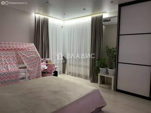 2-комнатная квартира: Тобольск, 15-й микрорайон, 17 (69 м)