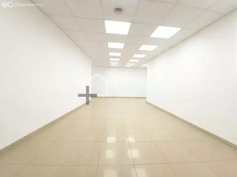 Торговая площадь (98 м)
