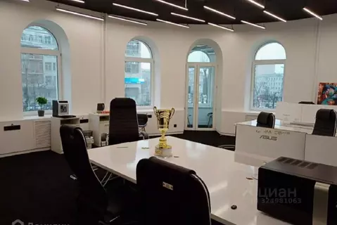 Офис в Москва Малая Бронная ул., 2С1 (1422 м)