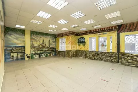 Помещение свободного назначения в Тюменская область, Тюмень ул. ...