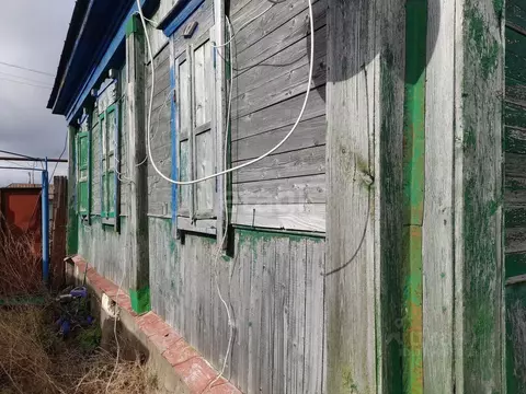 Дом в Саратовская область, Балашовский район, с. Тростянка ул. Ленина ...