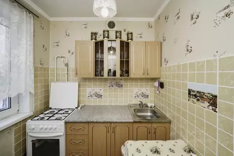 2-к кв. Омская область, Омск Солнечный мкр, ул. Комкова, 3 (45.0 м)