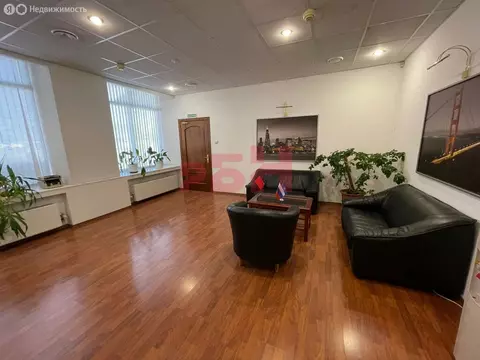 Помещение свободного назначения (215 м)