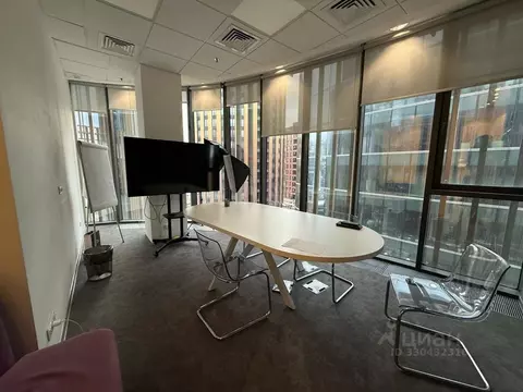Офис в Санкт-Петербург Малоохтинский просп., 64 (653 м)