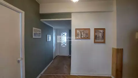 Продается 3-комнатная квартира