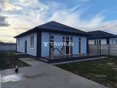 Дом в Крым, Симферопольский район, Добровское с/пос, с. Перевальное ...