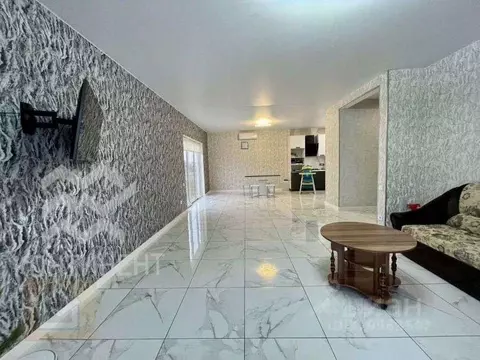 Дом в Крым, Сакский район, с. Ромашкино ул. Шевченко, 1 (230 м)