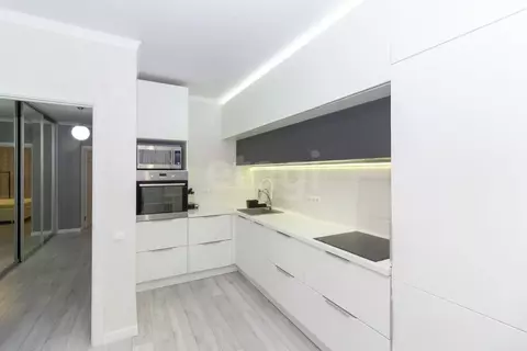 2-к кв. Тюменская область, Тюмень проезд Ледниковый, 1 (61.0 м)